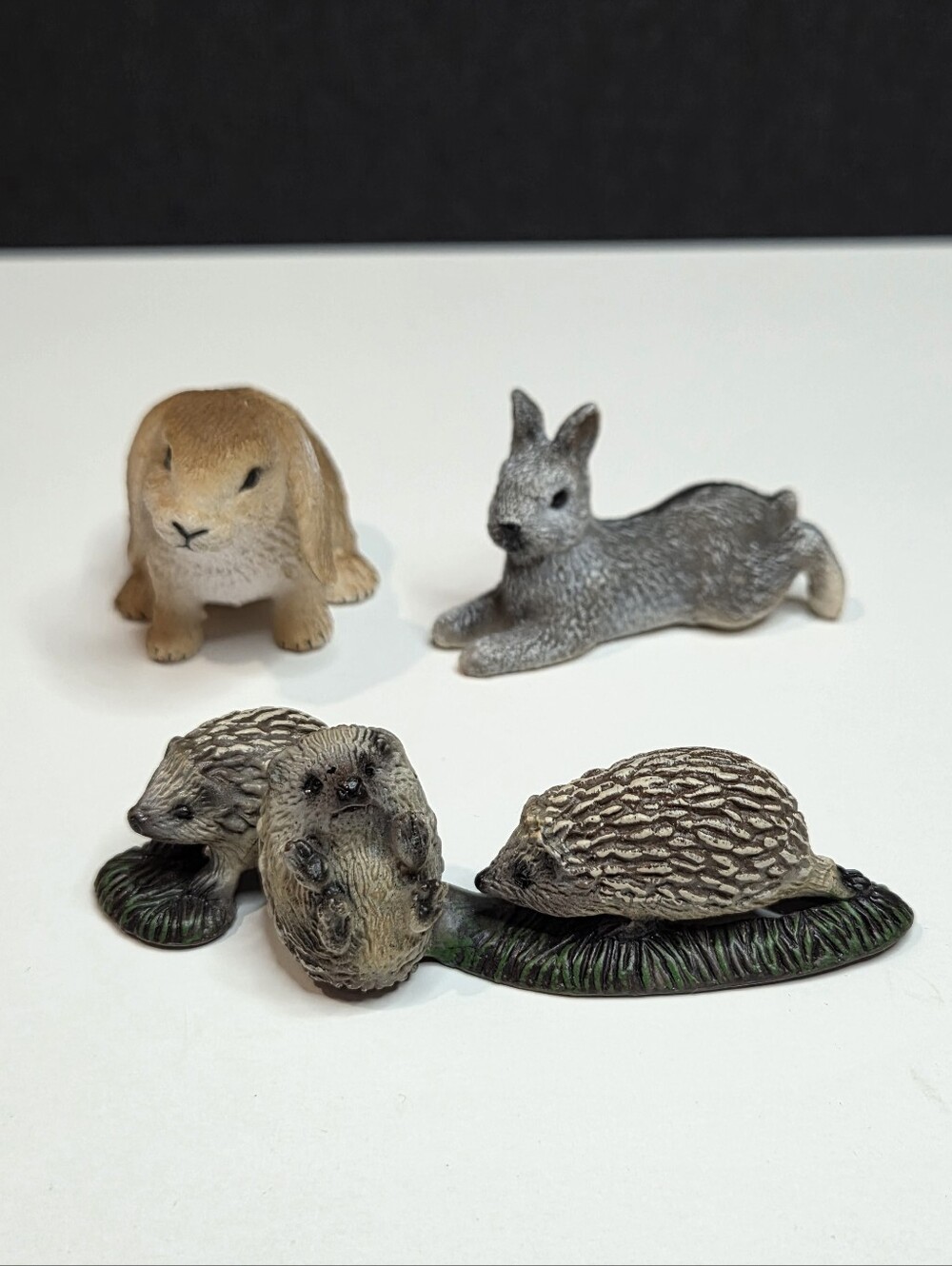 Schleich Animal Lot: Retired 14623 Hedgehog Pups & 2 Bunny Rabbits